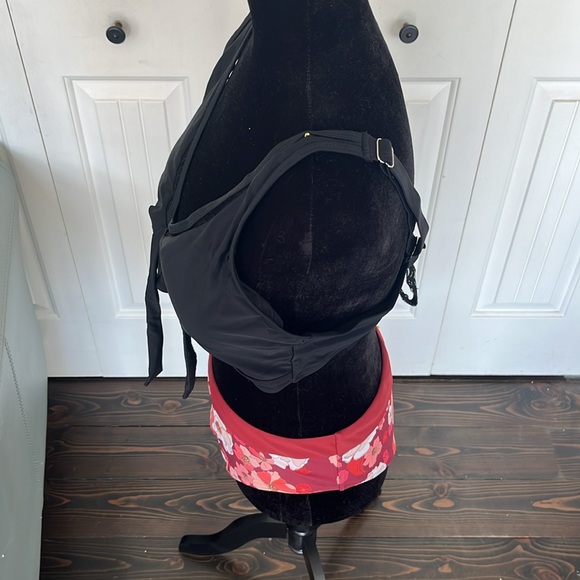 Black and Pink swimsuit set top and bottom - Picture 4 of 4